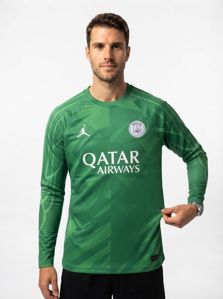 Paris Saint-Germain 2025/26 Green goalkeeper Long Sleeves Jersey